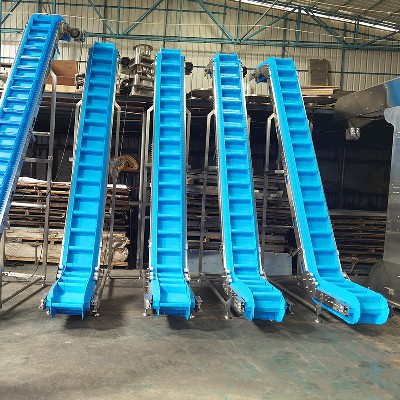 鏈板大傾角提升機11